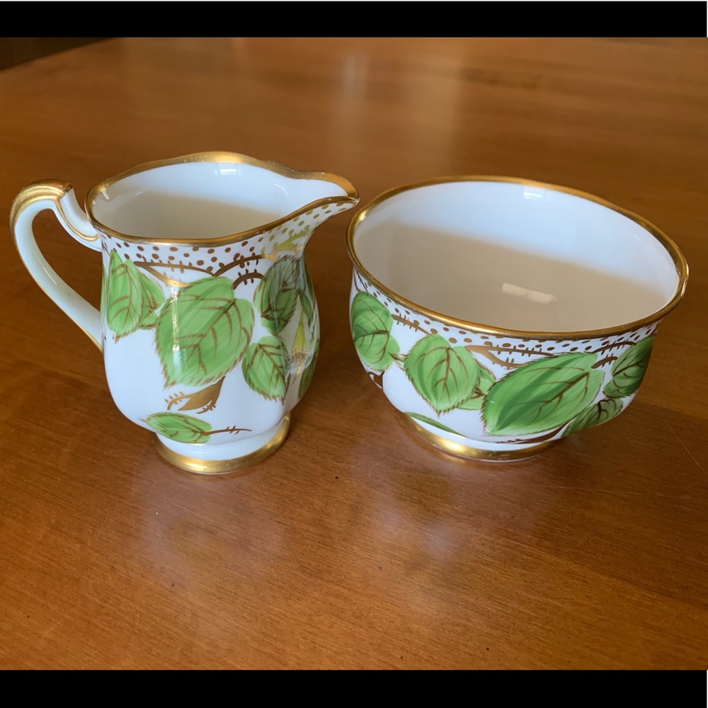 Vintage Royal Standard creamer & sugar bowl.